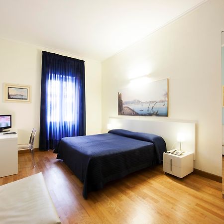 Rex Lifestyle Hotel نابولي الغرفة الصورة